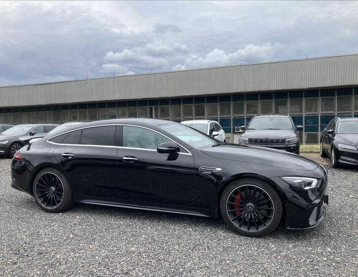 Mercedes-Benz AMG GT 8
