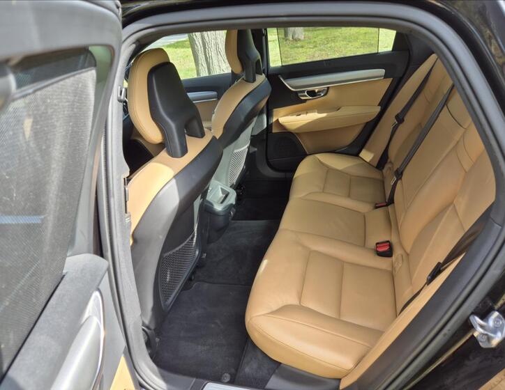 Volvo S90 11