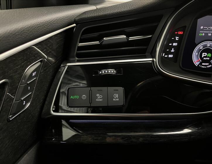 Audi Q8 20