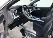 Audi SQ8 6