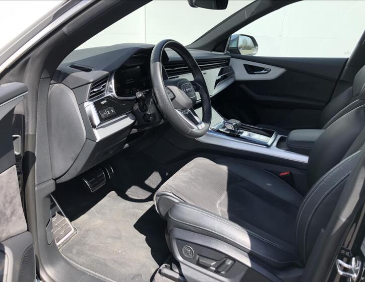 Audi SQ8 6