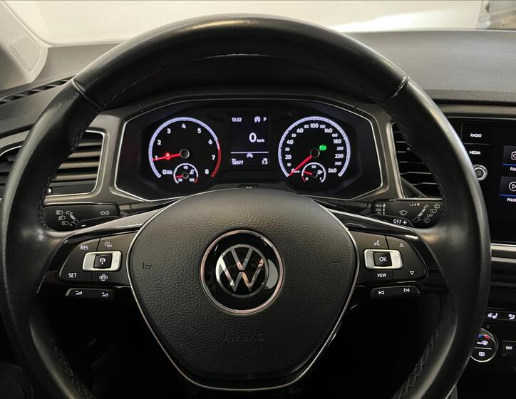 Volkswagen T-Roc 13