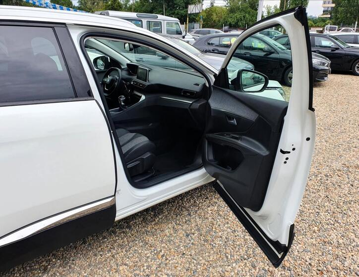Peugeot 5008 10