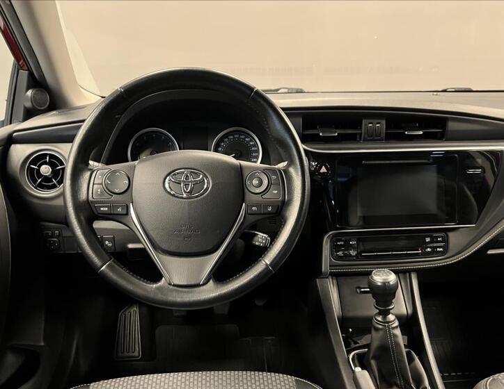 Toyota Corolla 5