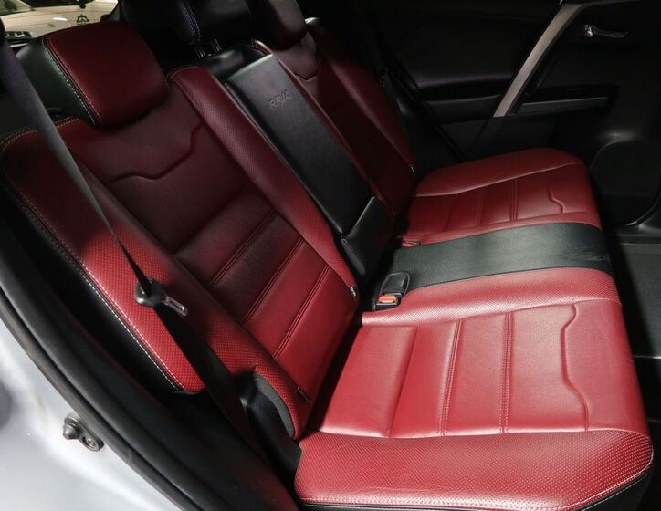 Toyota RAV4 13