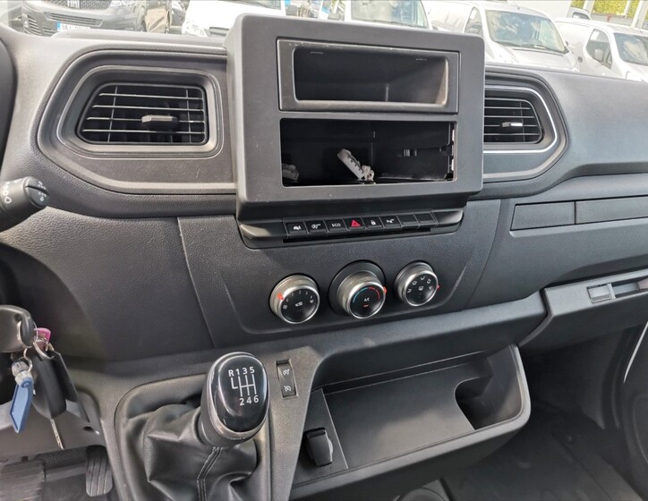 Renault Master 9