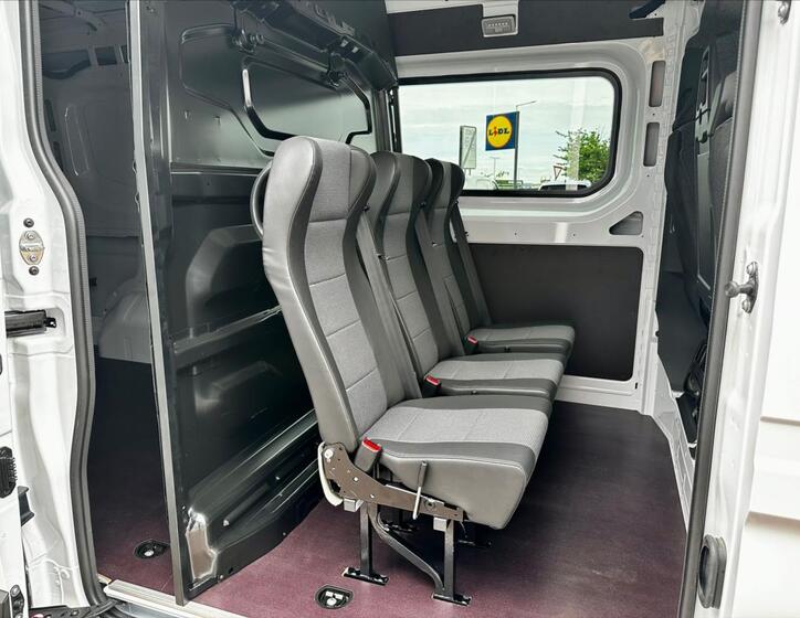 Nissan Interstar 3