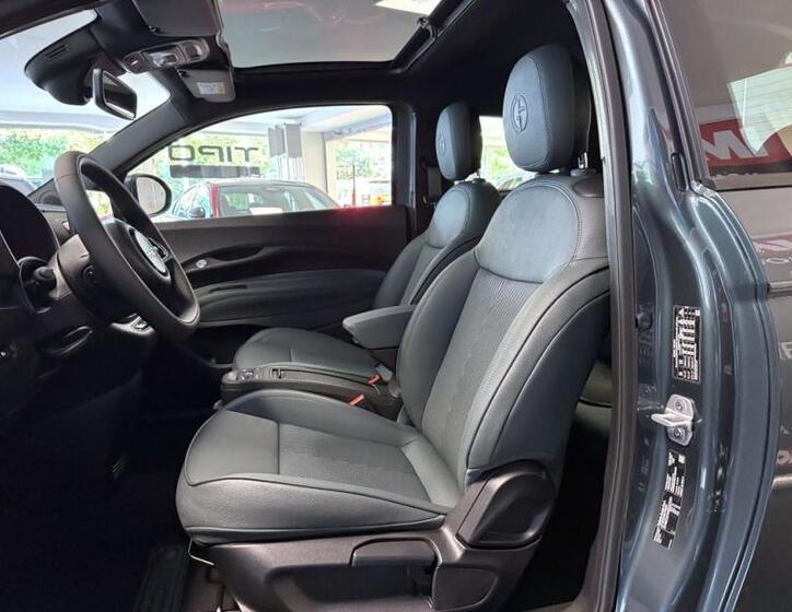 Fiat 500e 10