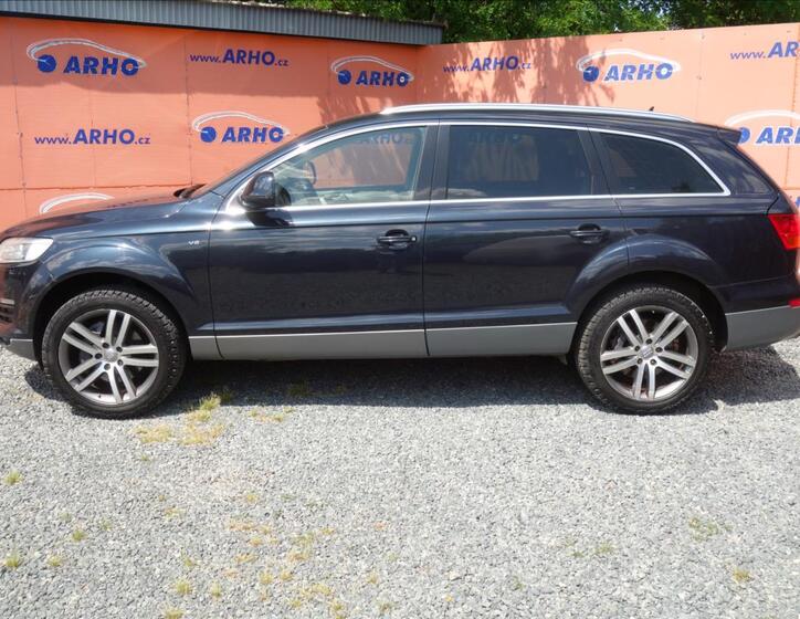Audi Q7 4