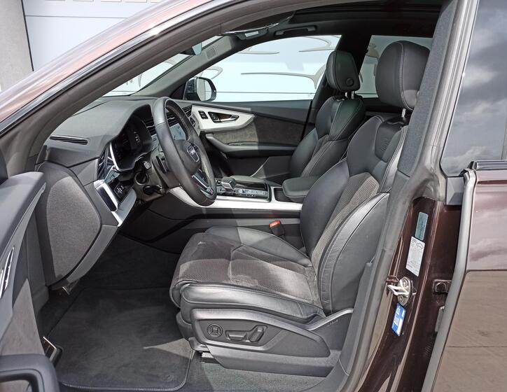 Audi Q8 14