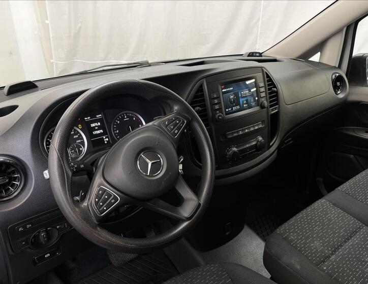 Mercedes-Benz Vito 9