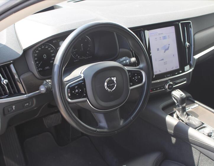 Volvo V90 14