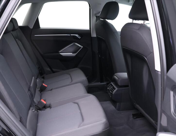 Audi Q3 14