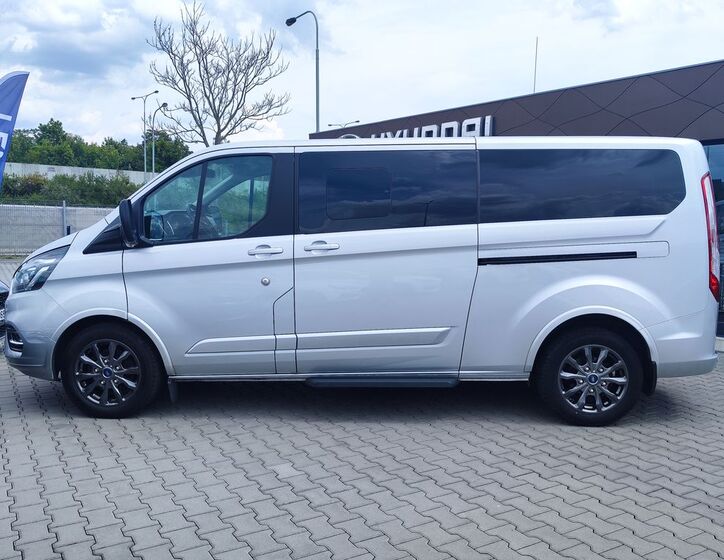 Ford Tourneo Custom 8