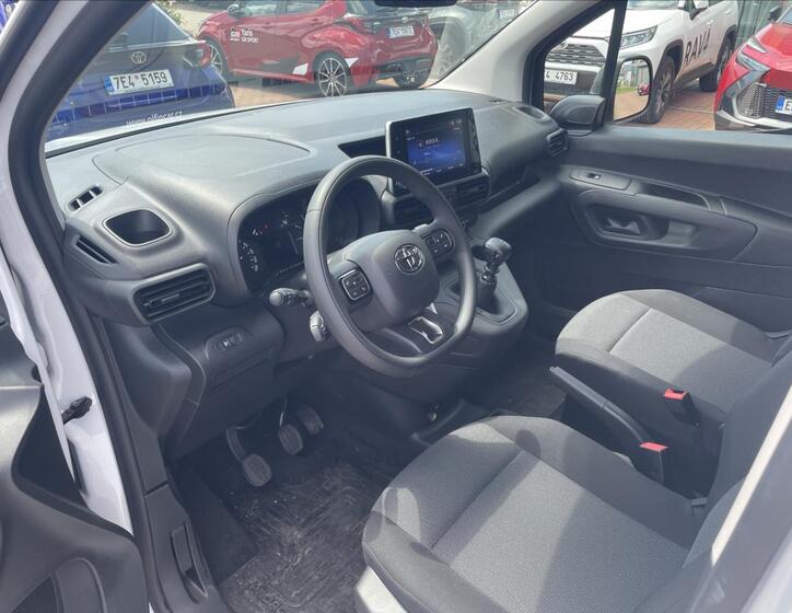 Toyota ProAce City 13