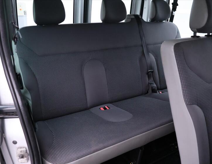 Opel Vivaro 13