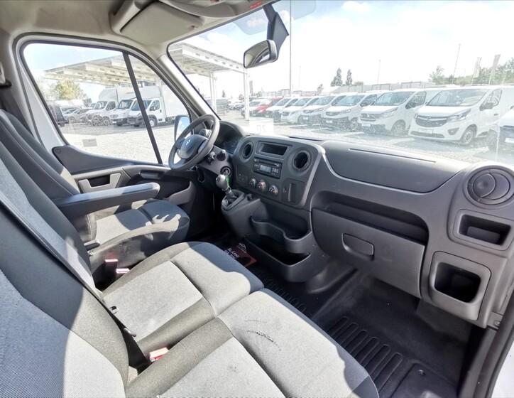 Renault Master 8