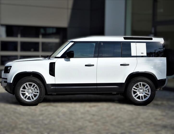 Land Rover Defender 3