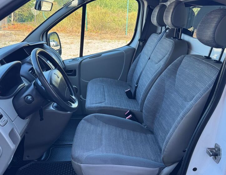 Renault Trafic 13