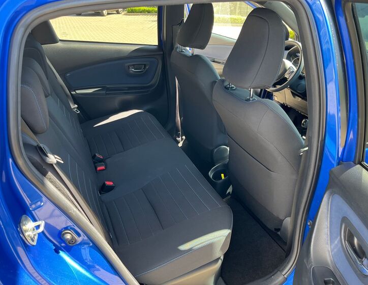 Toyota Yaris 16