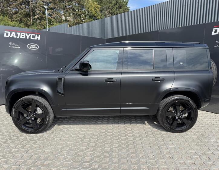 Land Rover Defender 5