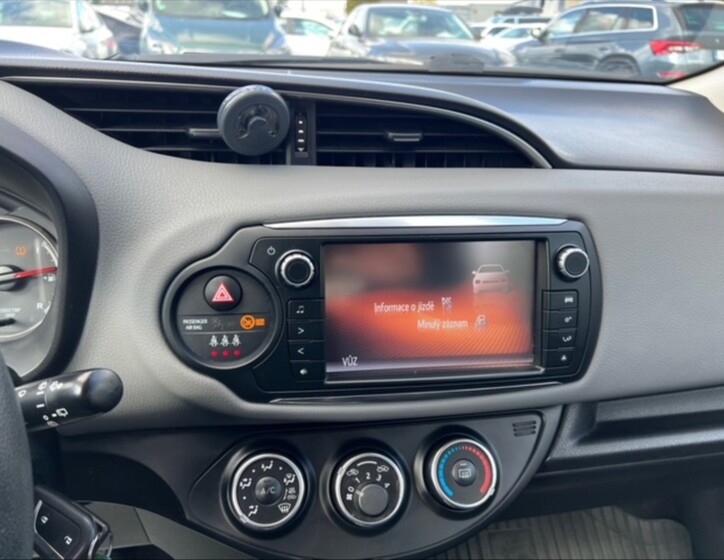Toyota Yaris 10