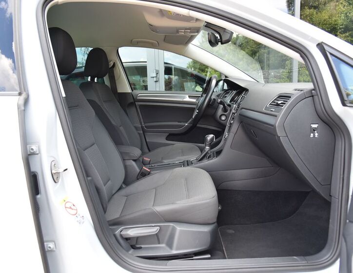 Volkswagen Golf 19