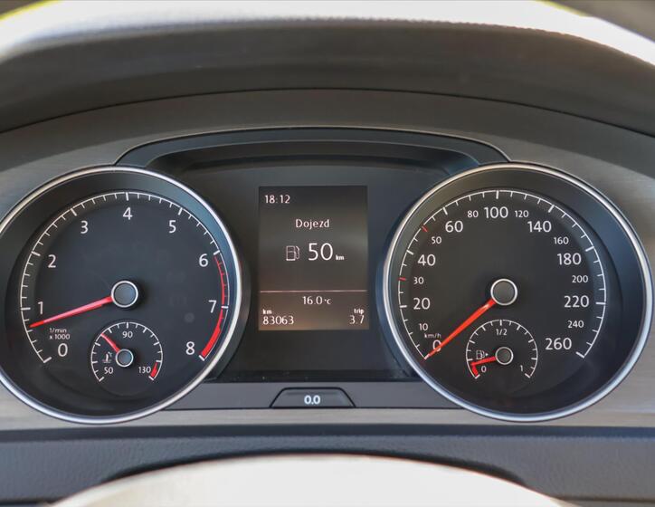 Volkswagen Golf 16