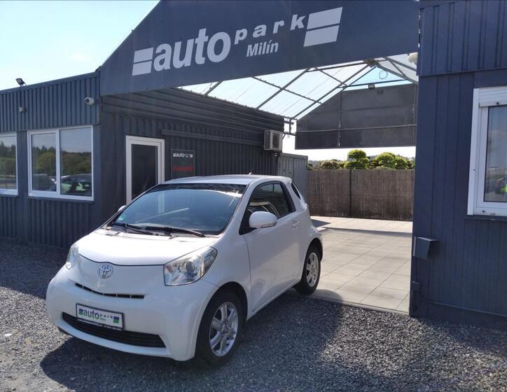 Toyota iQ 3