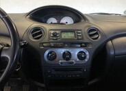 Toyota Yaris 16
