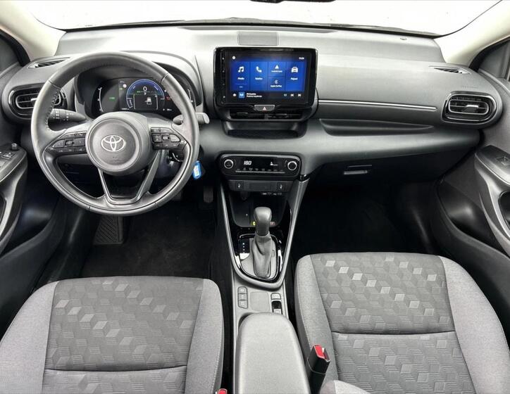 Toyota Yaris 9