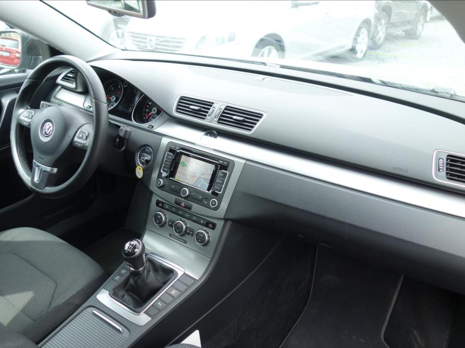 Volkswagen Passat 12