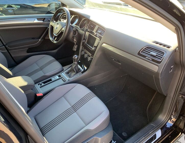 Volkswagen Golf 19