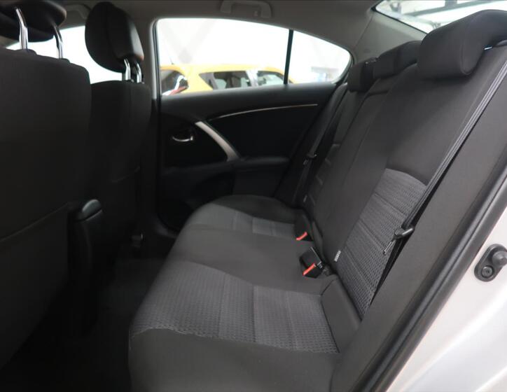 Toyota Avensis 15