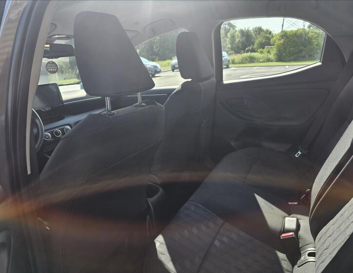 Toyota Yaris 8