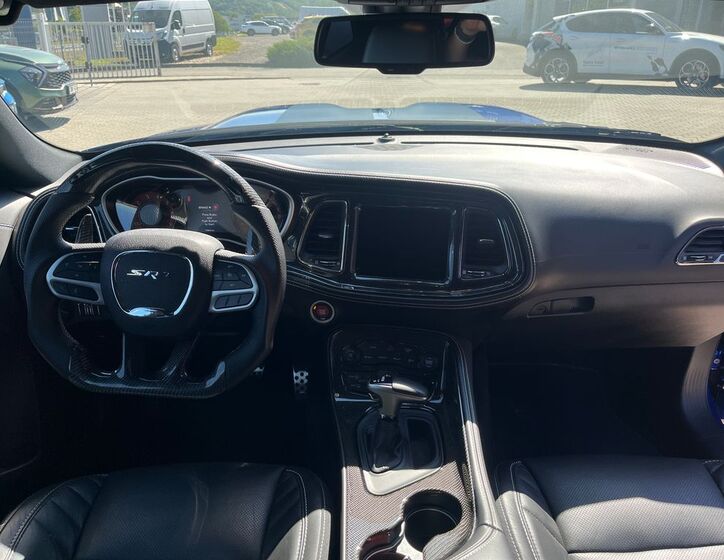 Dodge Challenger 8
