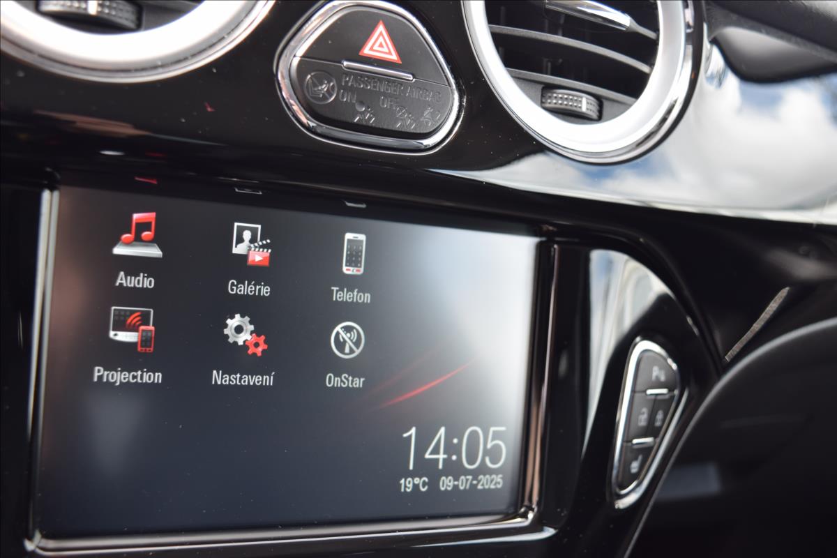 Opel Adam