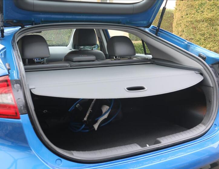 Hyundai IONIQ 64