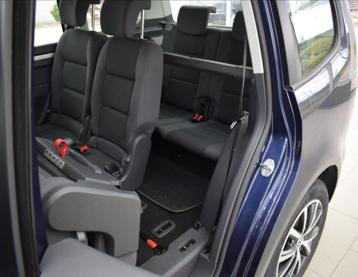 Volkswagen Touran 12