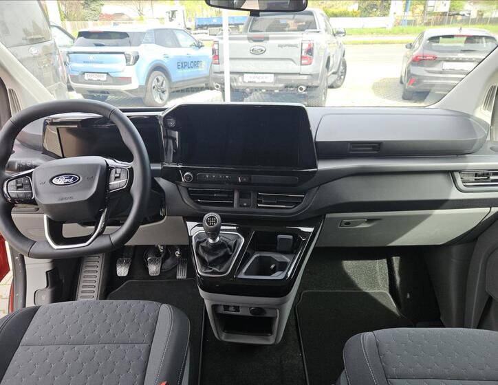 Ford Tourneo Custom 10