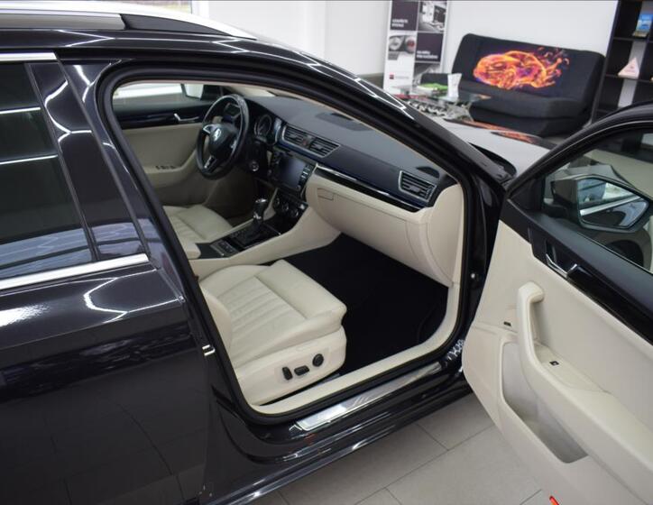 Škoda Superb 16