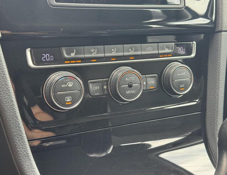 Volkswagen Golf 31