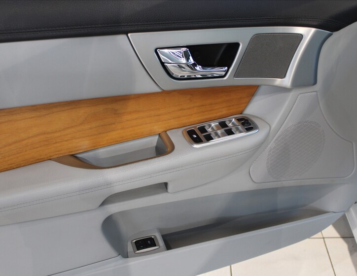 Jaguar XF 13