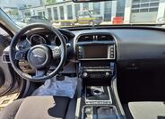 Jaguar XE 10