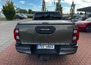 Toyota Hilux 4