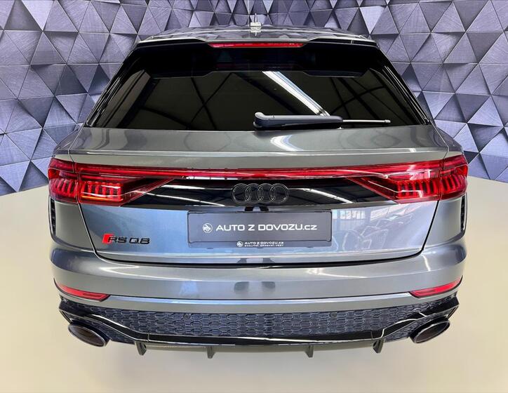 Audi RS Q8 6