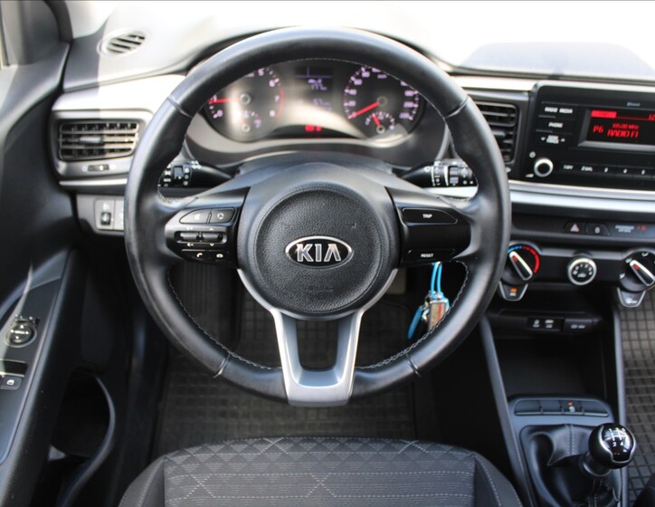 KIA Rio 10