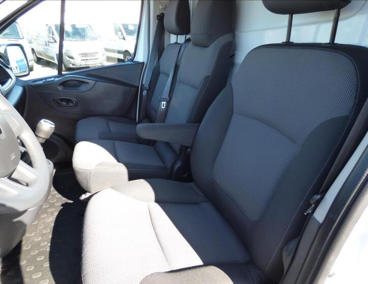 Renault Trafic 18