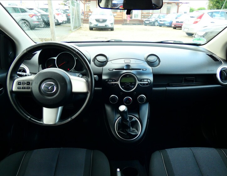 Mazda 2 7