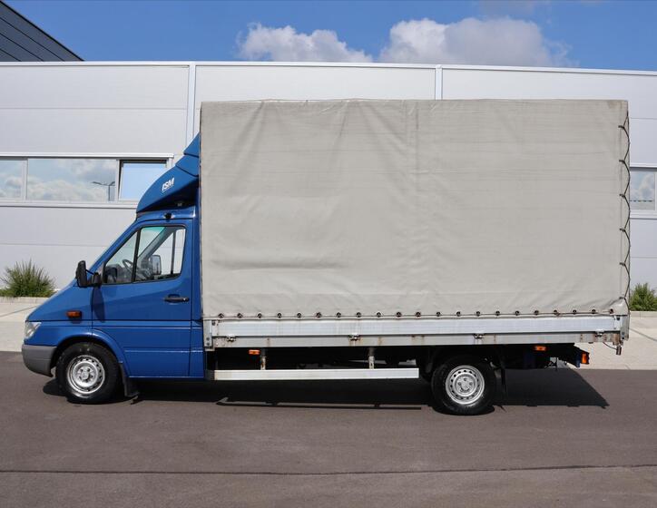 Mercedes-Benz Sprinter 4